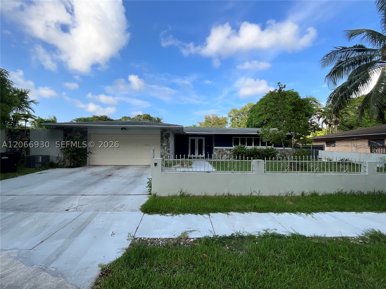 12325 NE 2nd Ct — photo