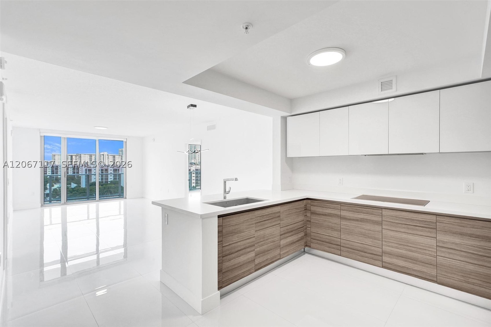330 Sunny Isles Blvd 5-805 — photo