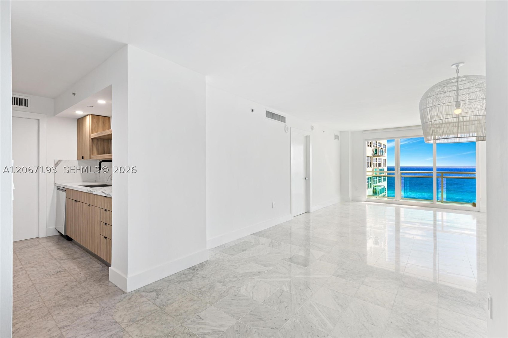 6917 Collins Ave 1009 — photo