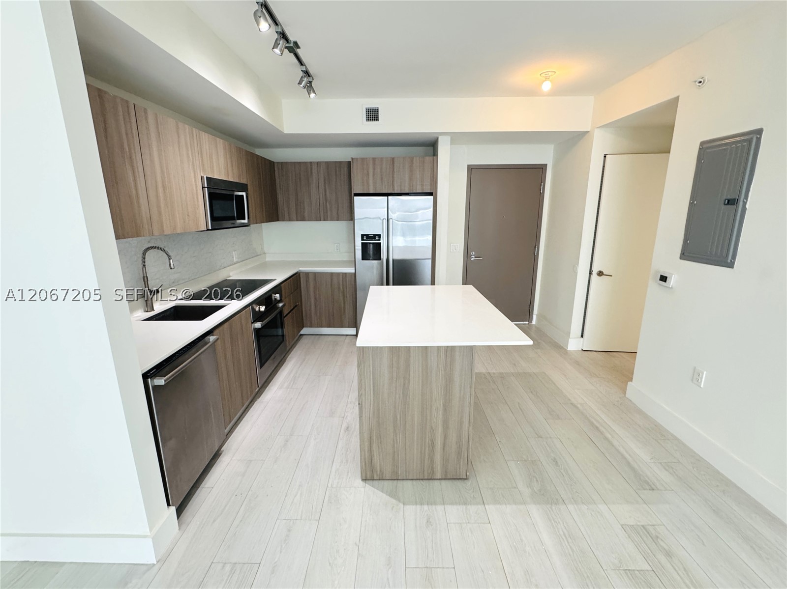 201 SW 17th Rd 603 — photo