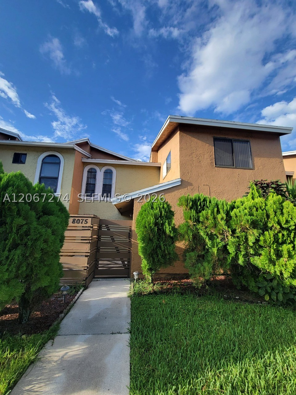 8075 NW 71st Ct — photo