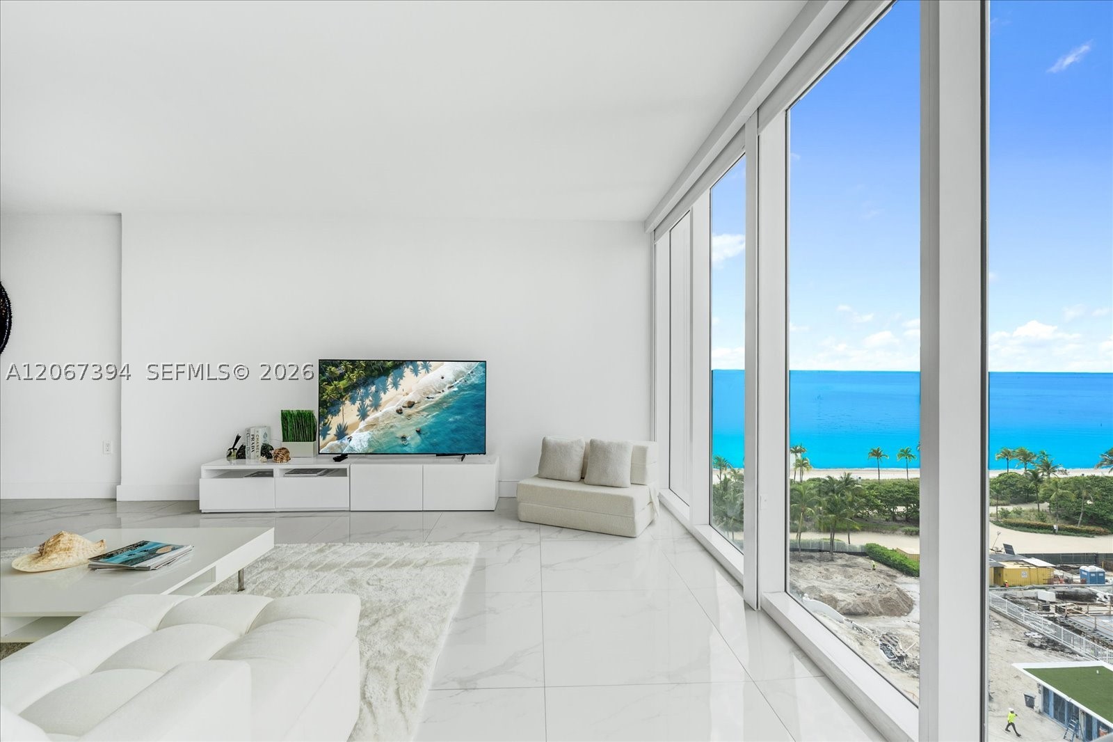 10275 Collins Ave 916 — photo