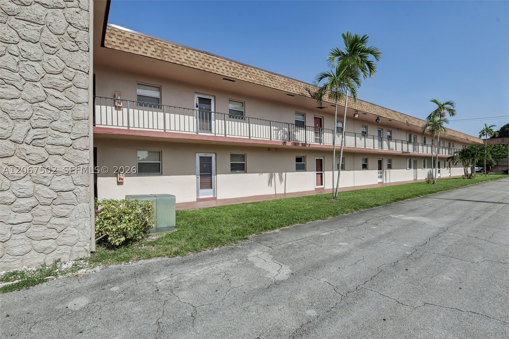 200 Bonnie Blvd 128 — photo