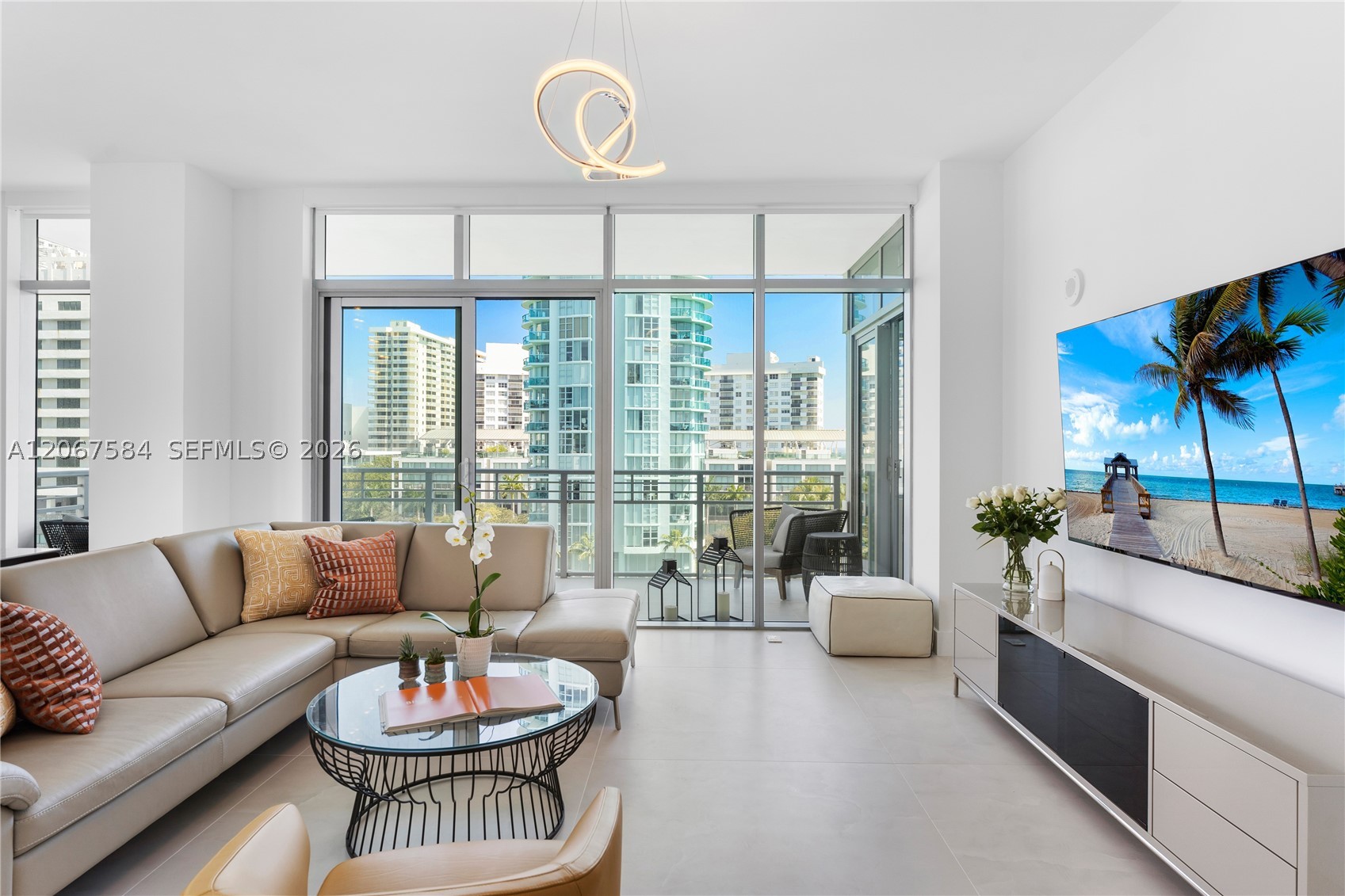 6101 Aqua Ave 703 — photo
