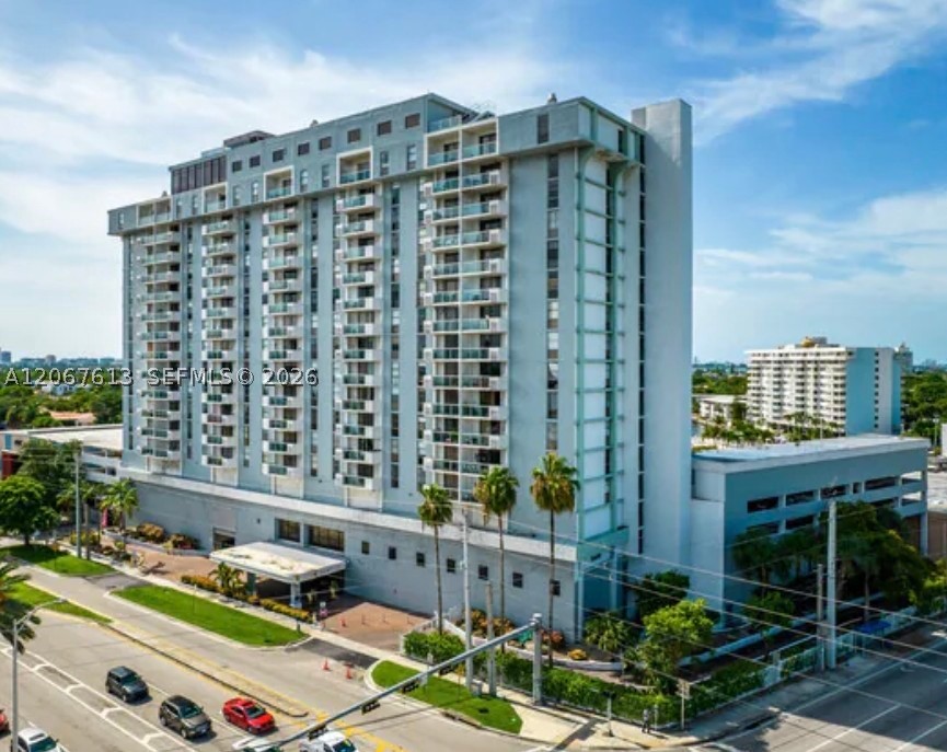 13499 Biscayne Blvd Ph1712 — photo