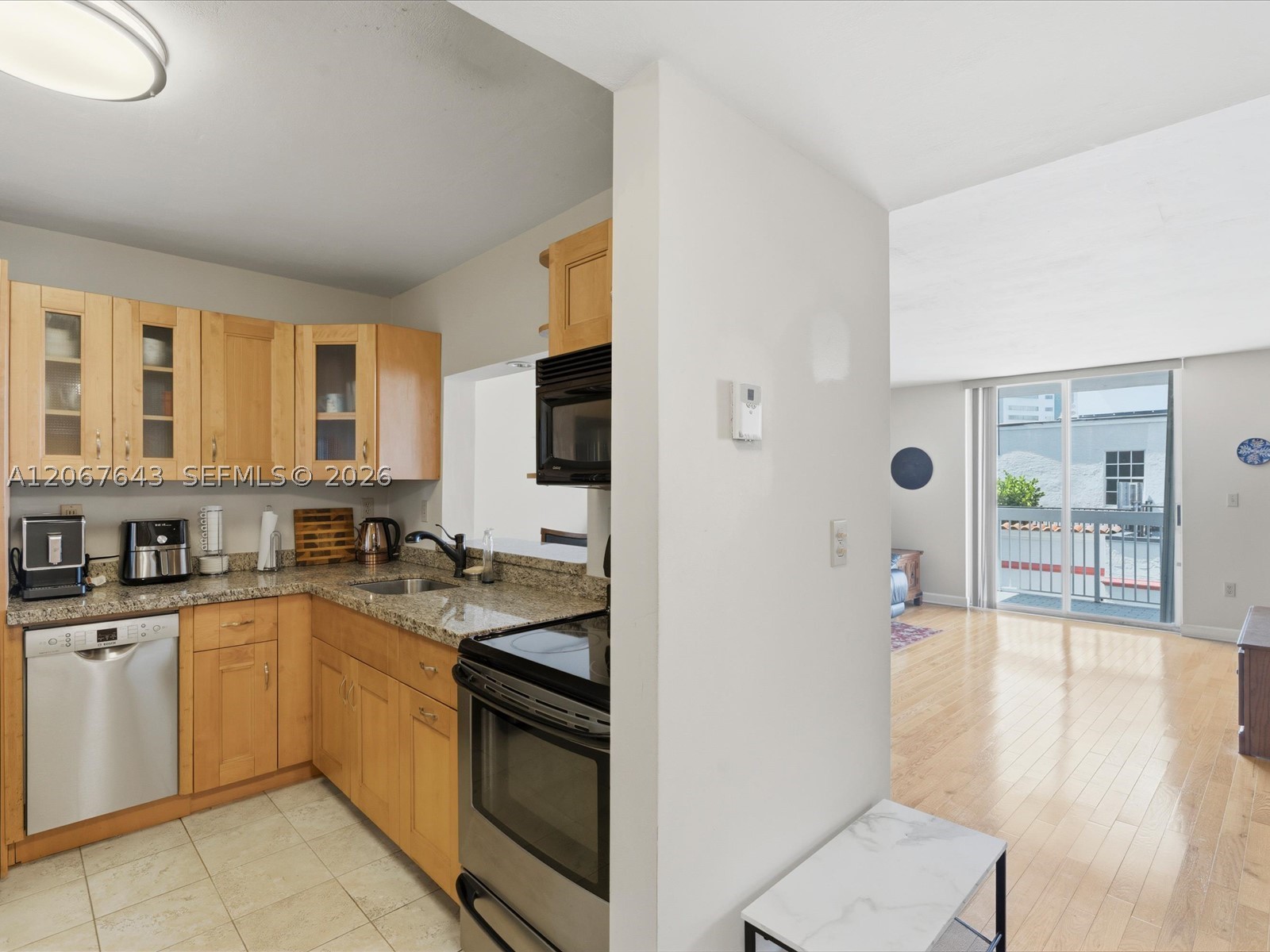 3588 Collins Ave 504 — photo