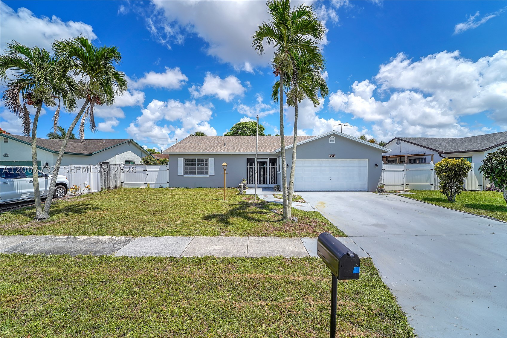 9242 SW 18th Rd — photo