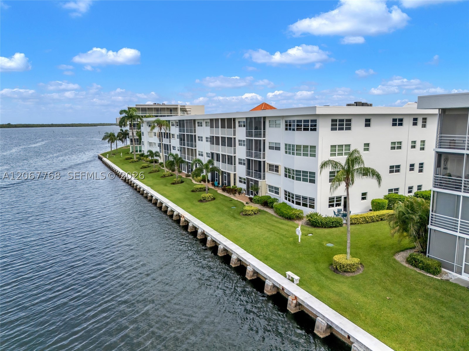 28 Yacht Club Dr 202 — photo