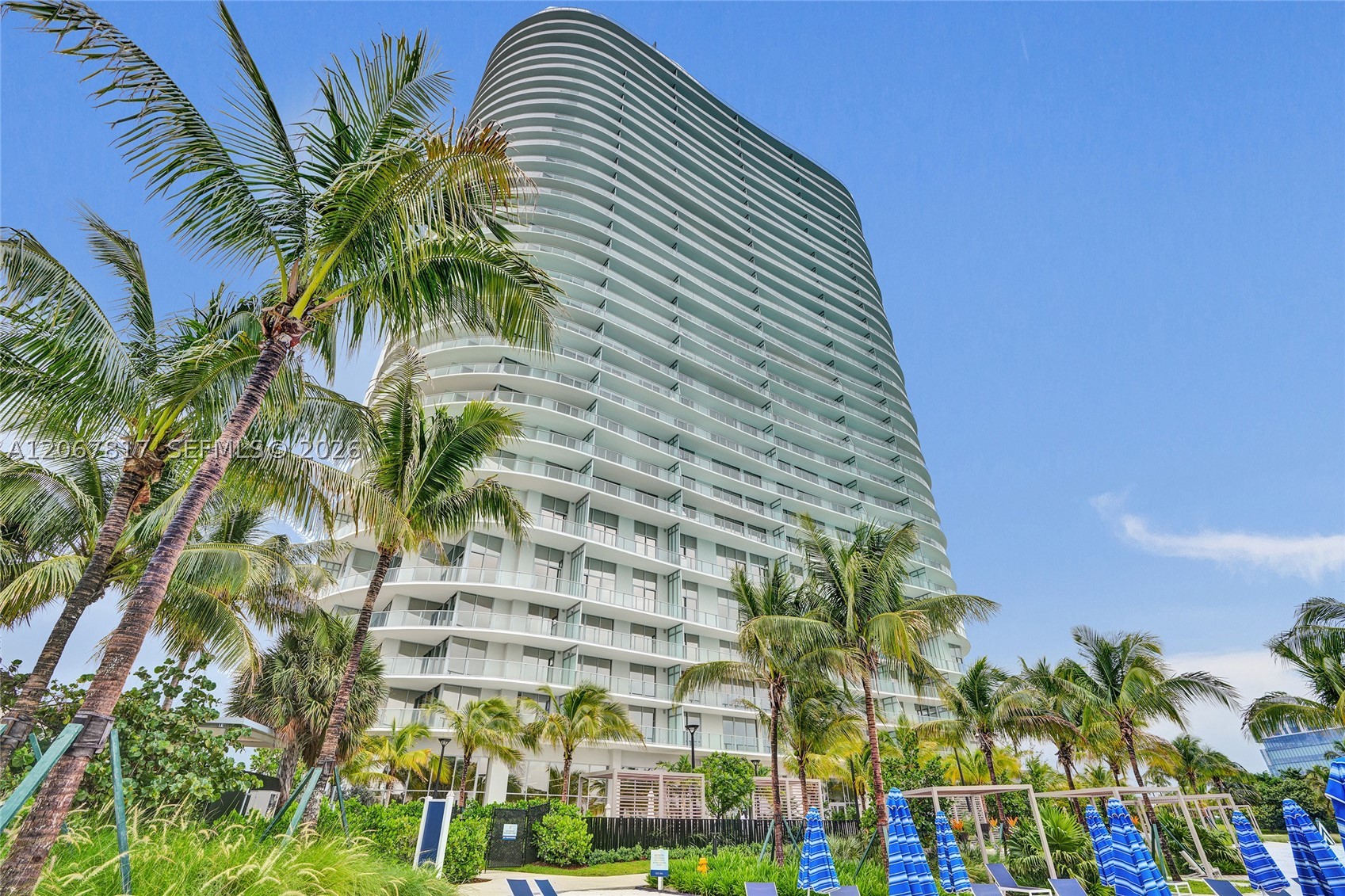 2411 Laguna Cir 1805 — photo