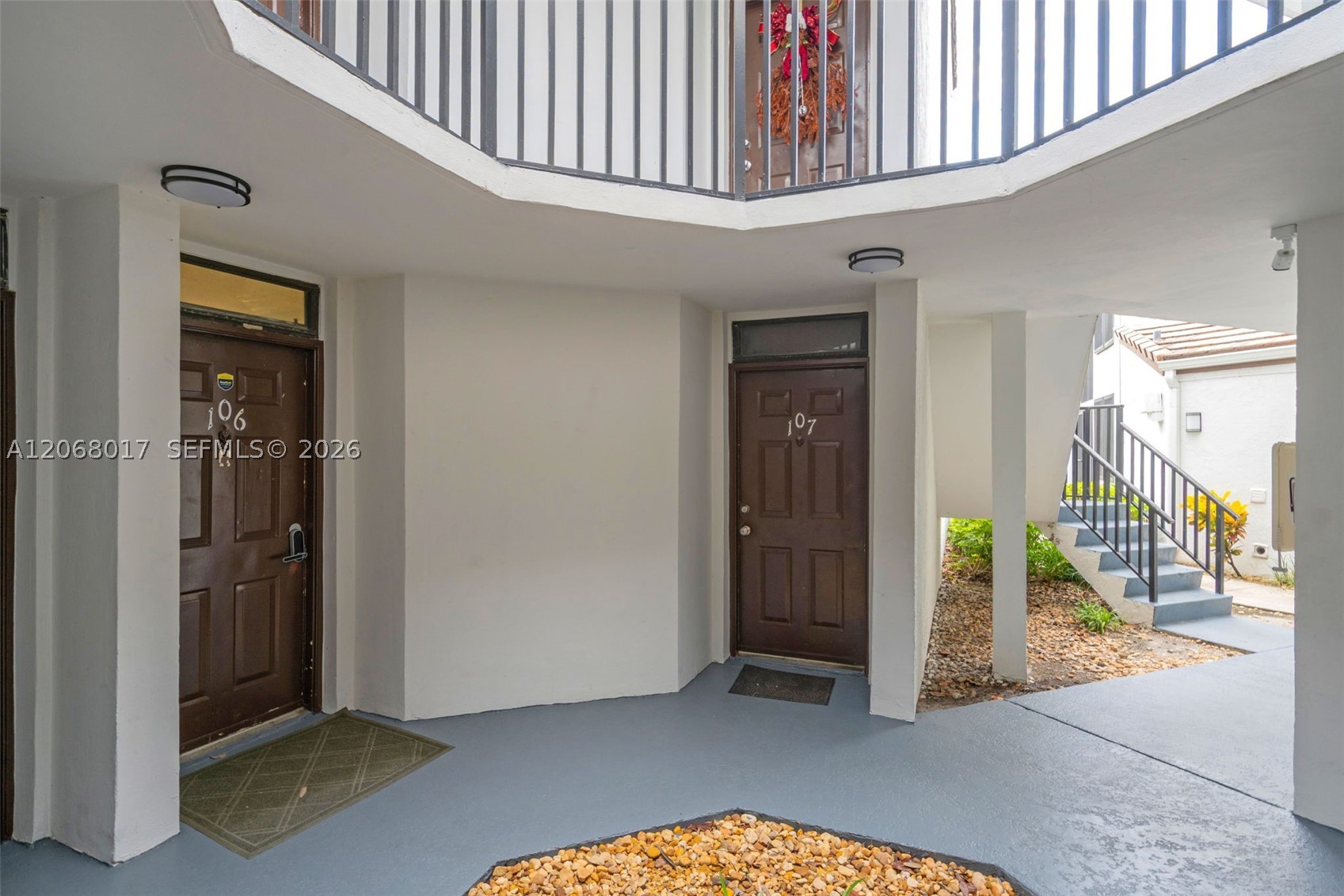 213 Lake Pointe Dr 106 — photo