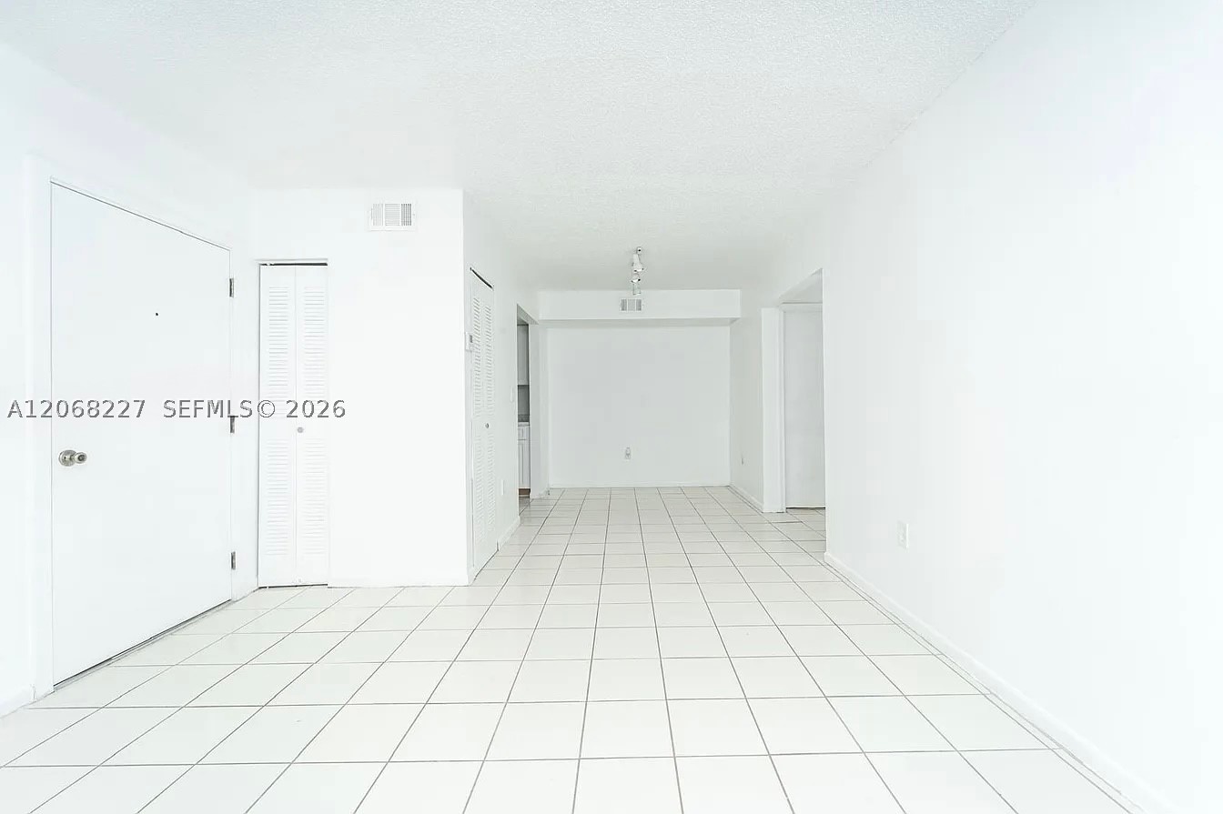 576 NW 114th Ave 203 — photo