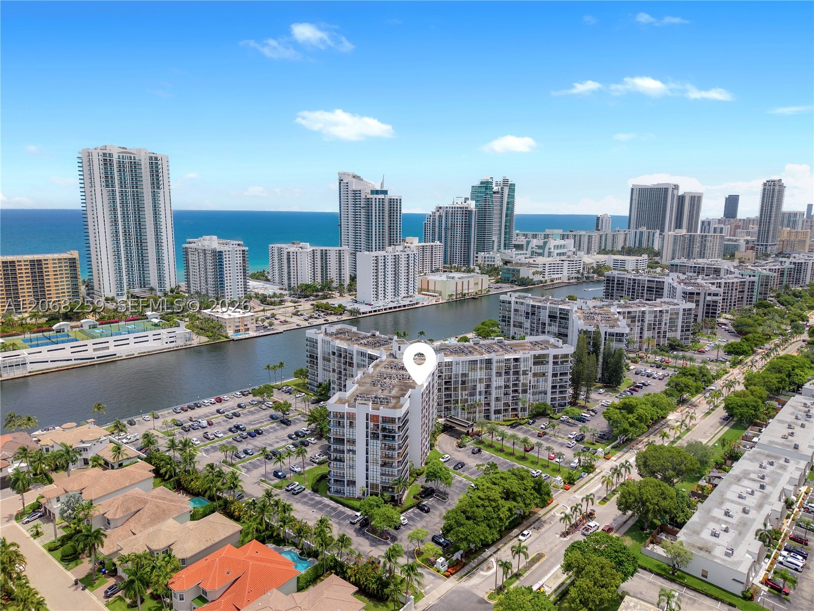 1000 Parkview Dr 1007 — photo