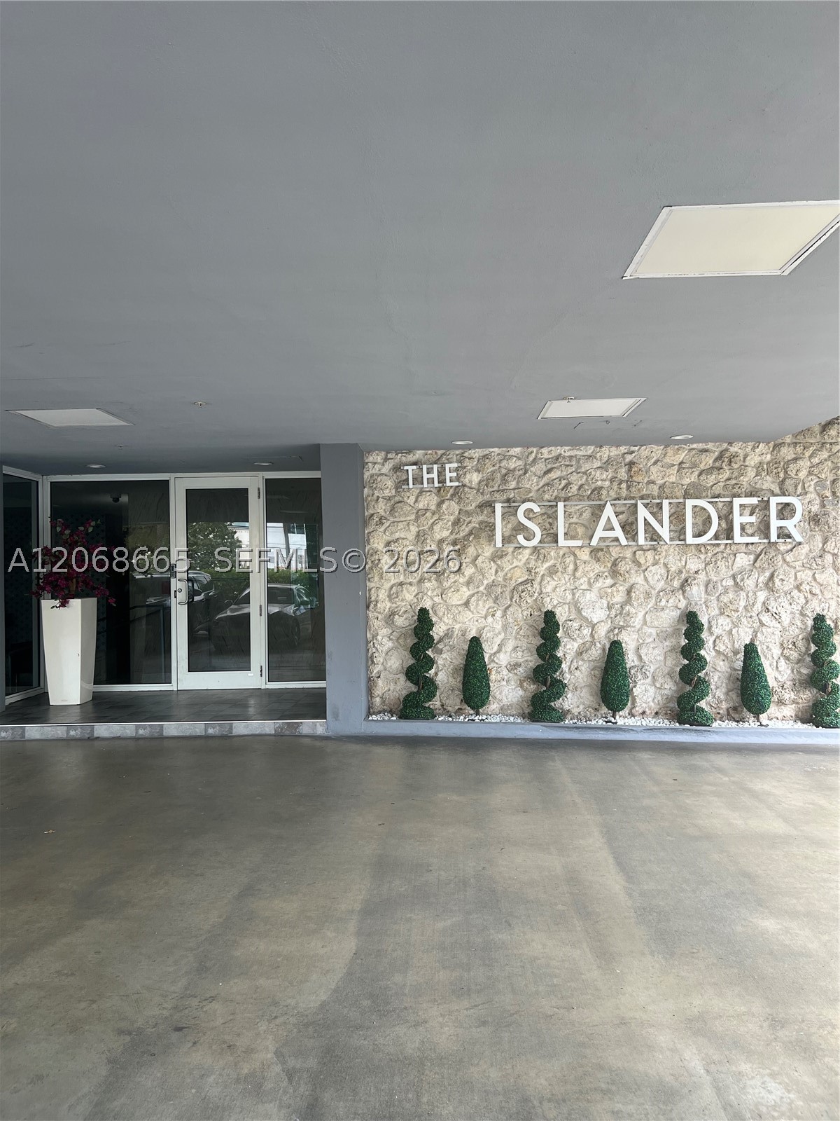 1255 Collins Ave 705 — photo