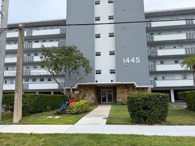 1445 Atlantic Shores Blvd 605 — photo