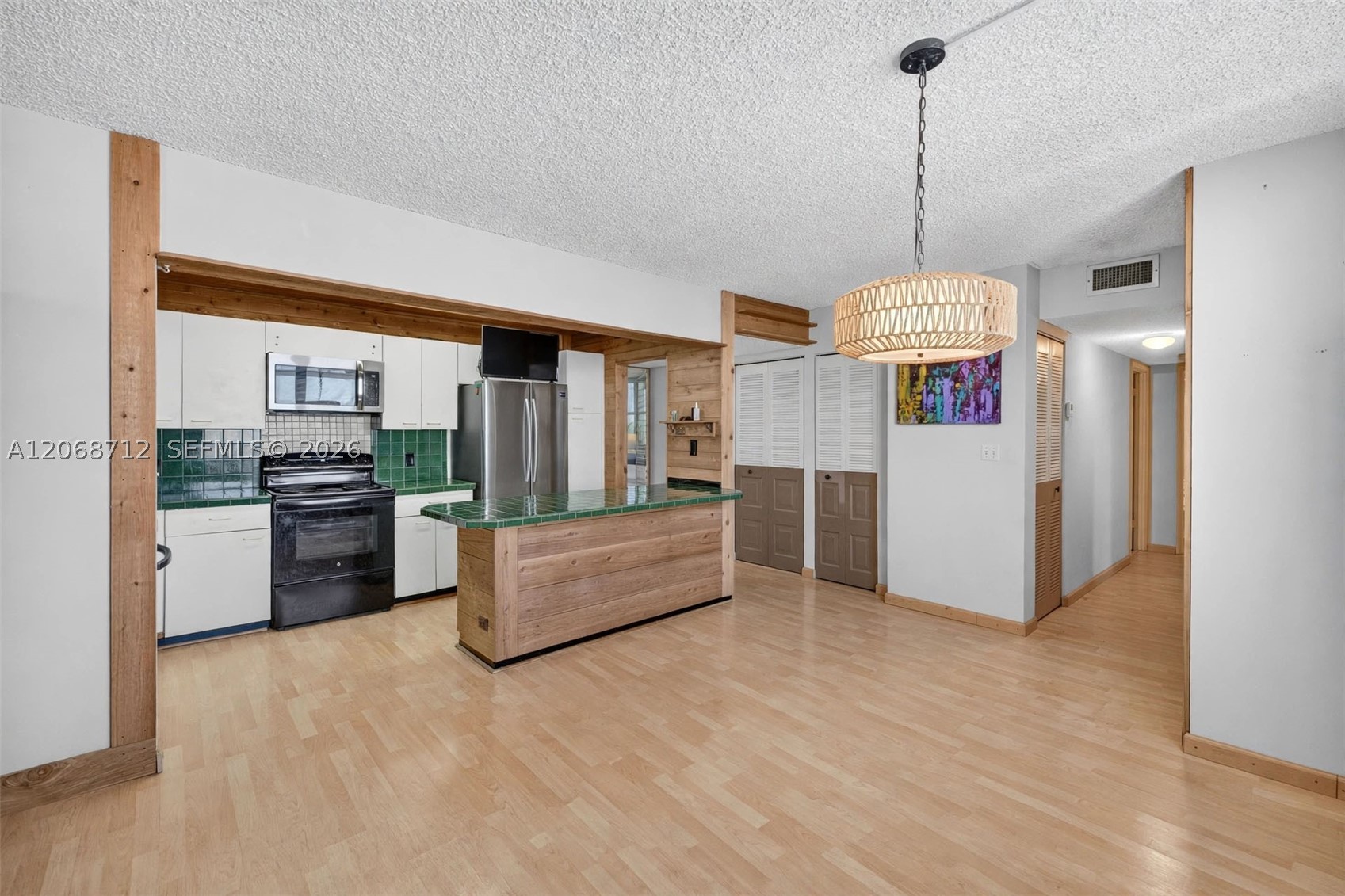 3350 NE 192nd St 5H-B — photo