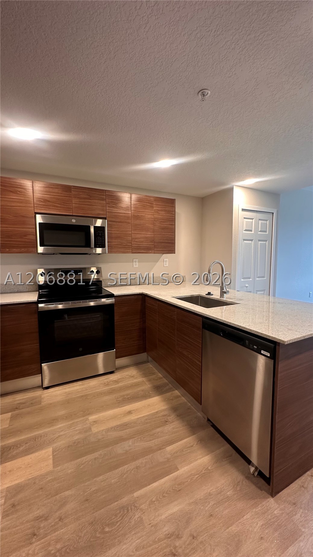 4424 S Texas 214 — photo