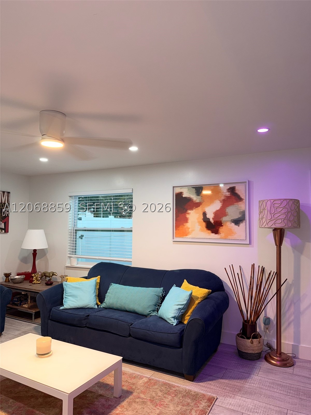705 W Mango St C — photo