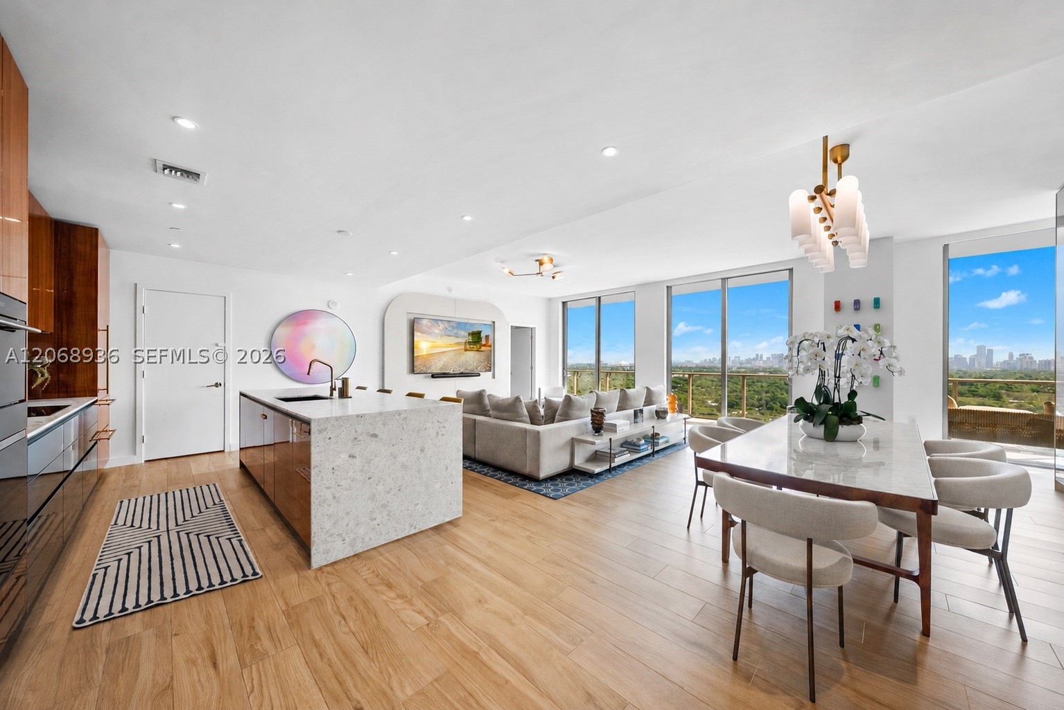 2678 Tigertail Ave 1806 — photo