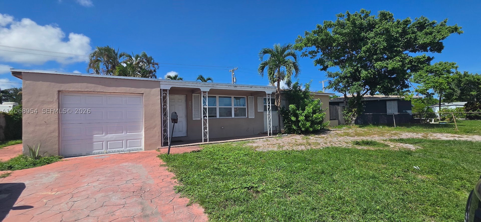 601 W Sample Rd — photo