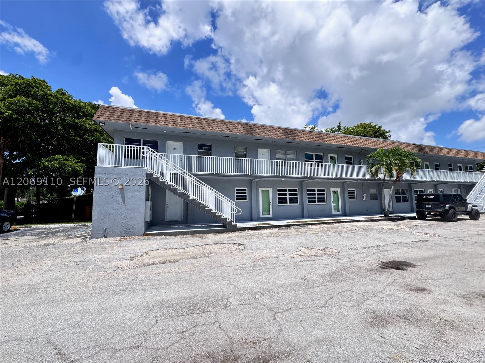 3265 Griffin Rd 202 — photo