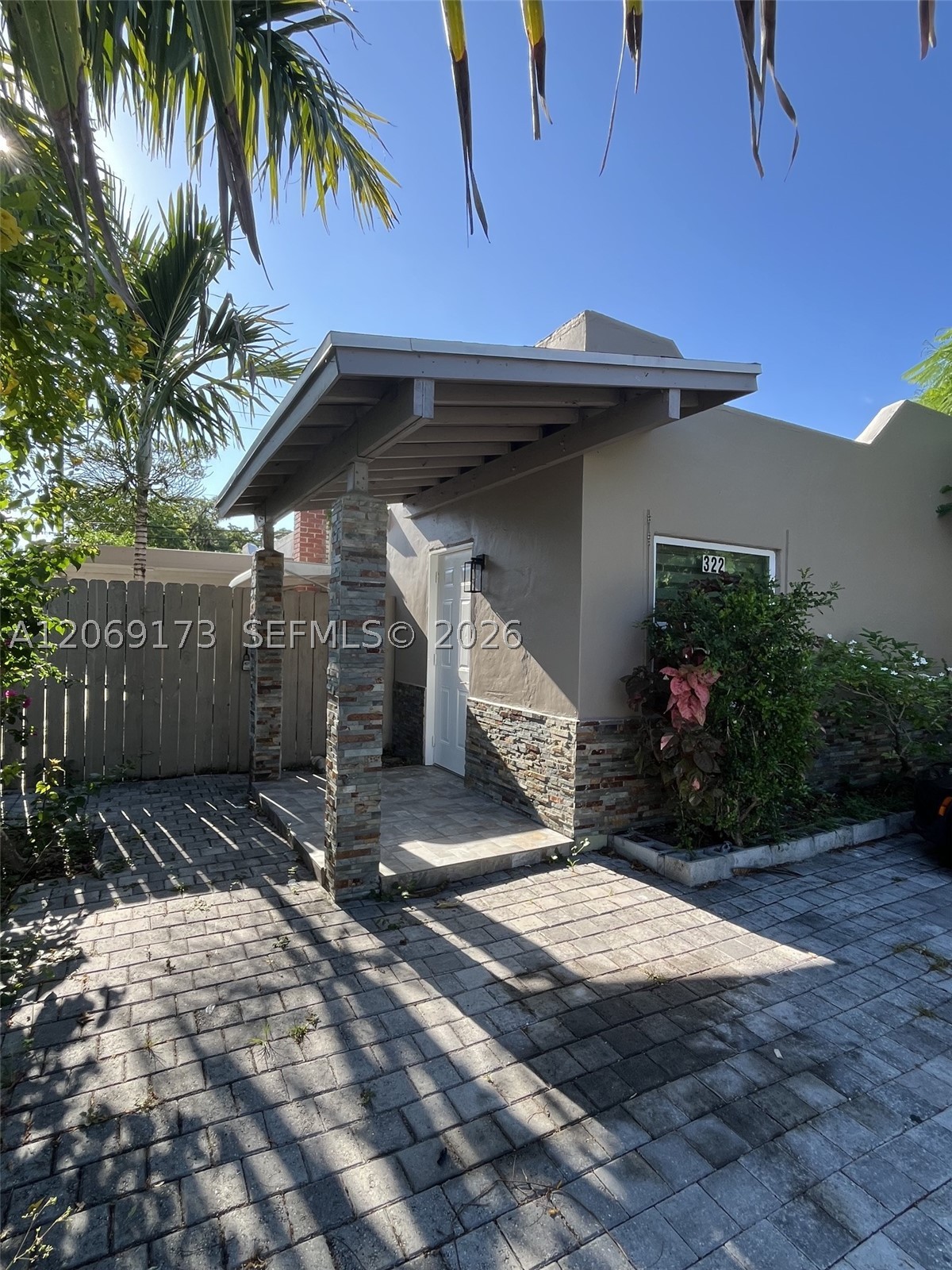 322 Jackson Ave — photo