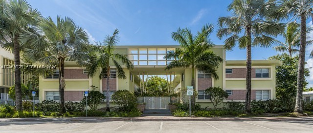 350 S Shore Dr 15 — photo