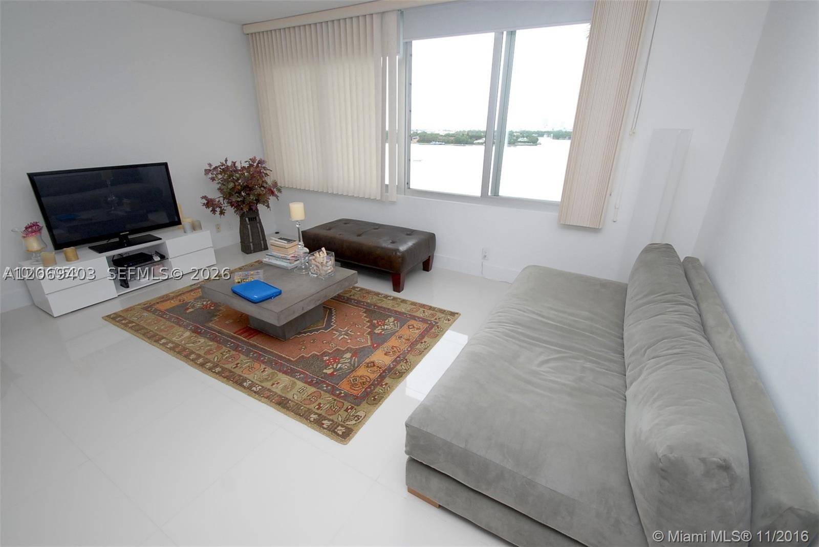 1200 West Ave 1101 — photo