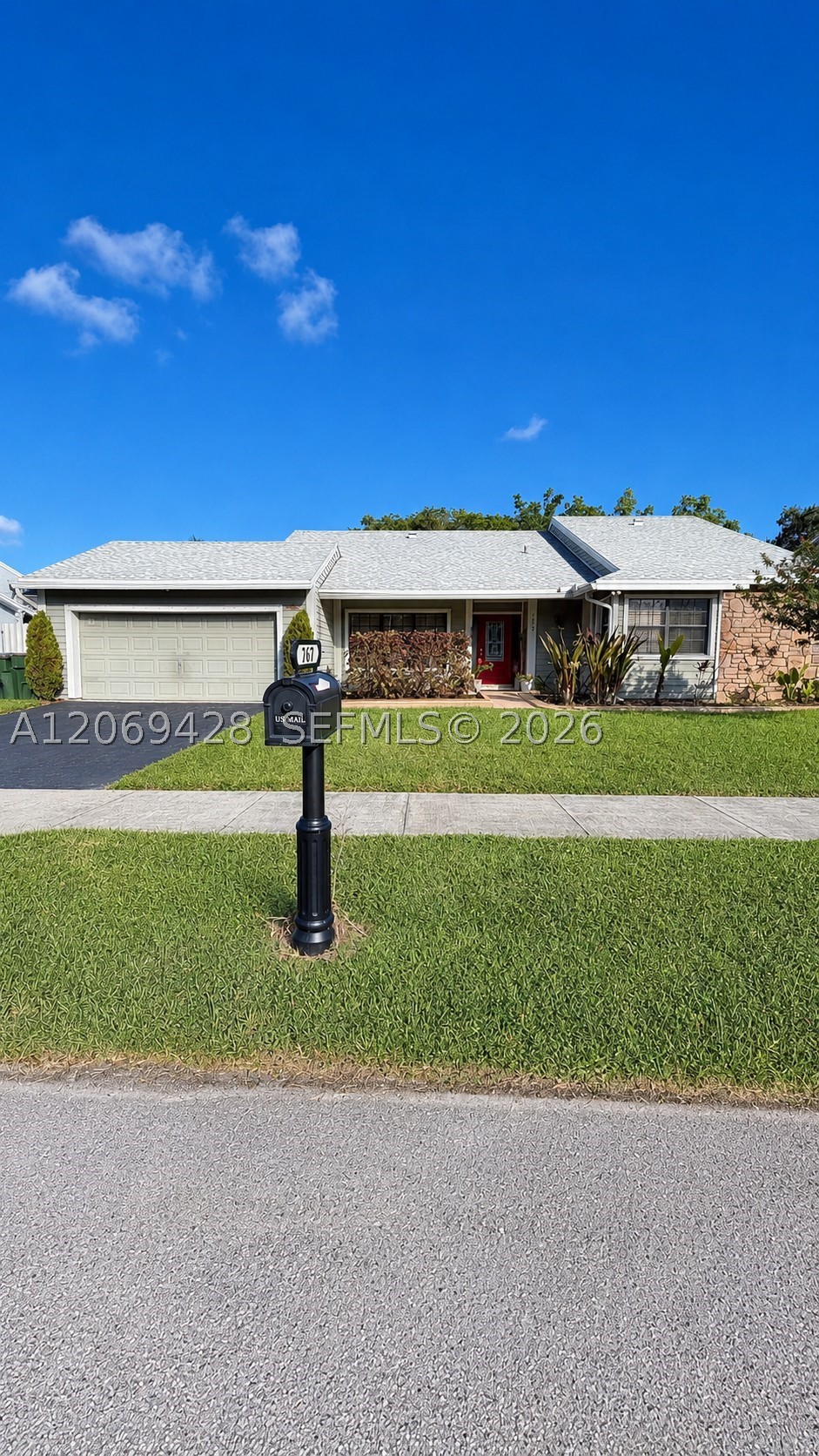 1676 S Goldeneye Ln — photo