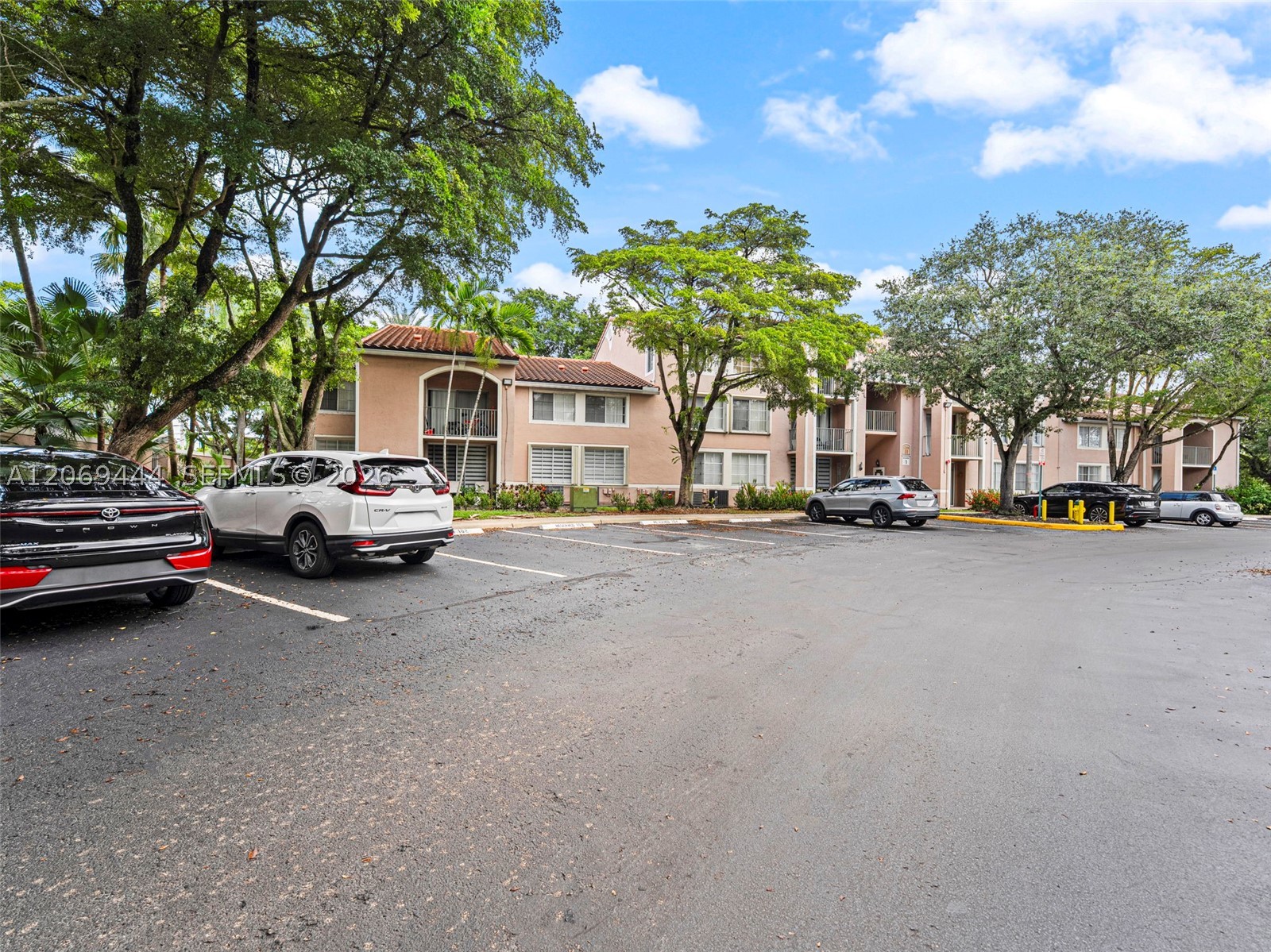 12106 Saint Andrews Pl 202 — photo