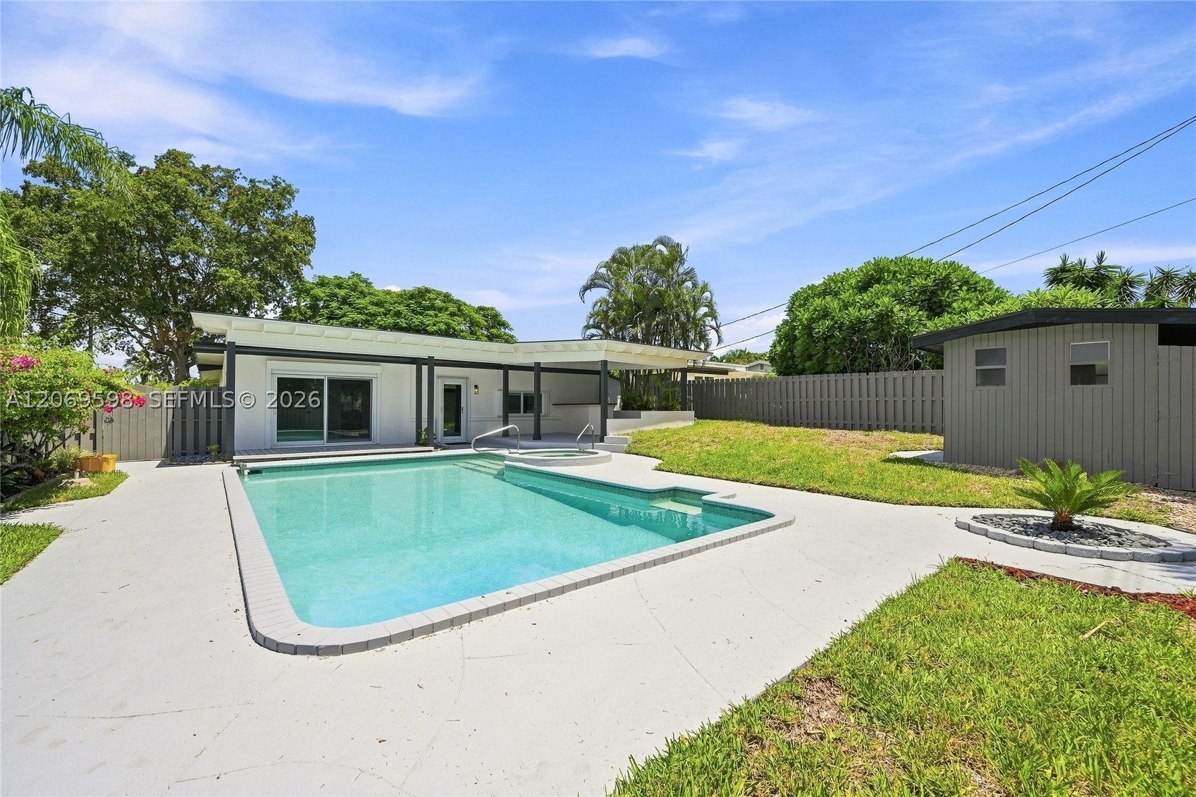 450 SW 1st Street, Boca Raton, FL 33432 — photo 2