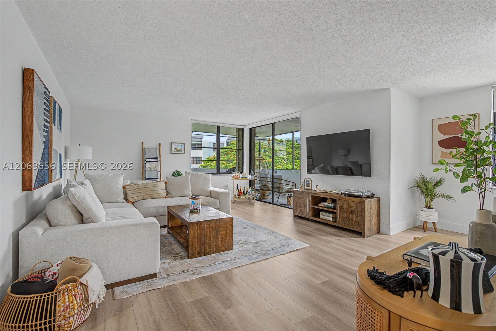 10852 N Kendall Dr 314 — photo