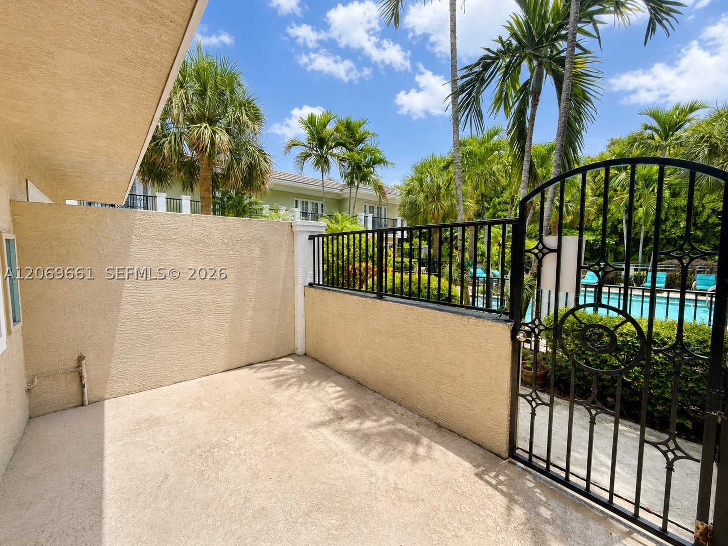 1000 Palm Trl 3 — photo