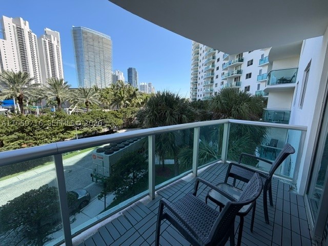 19370 Collins Ave 321 — photo