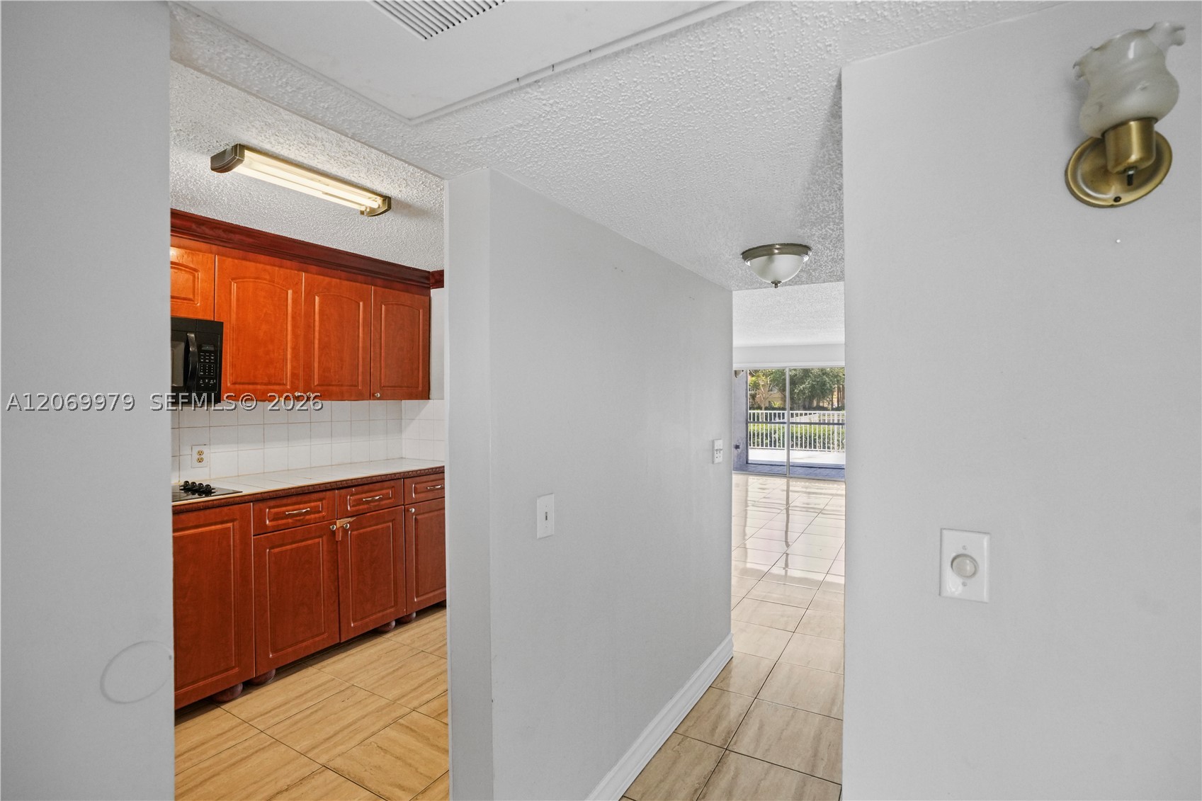 661 N University Dr 1-103 — photo