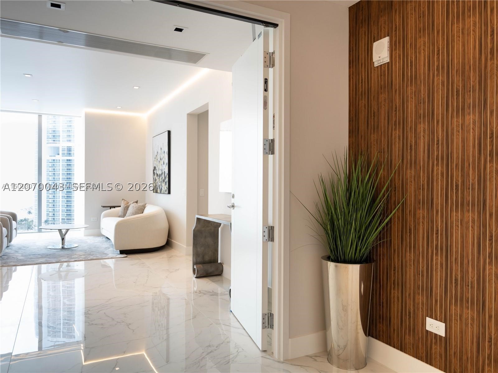 18501 Collins Ave 1104 — photo