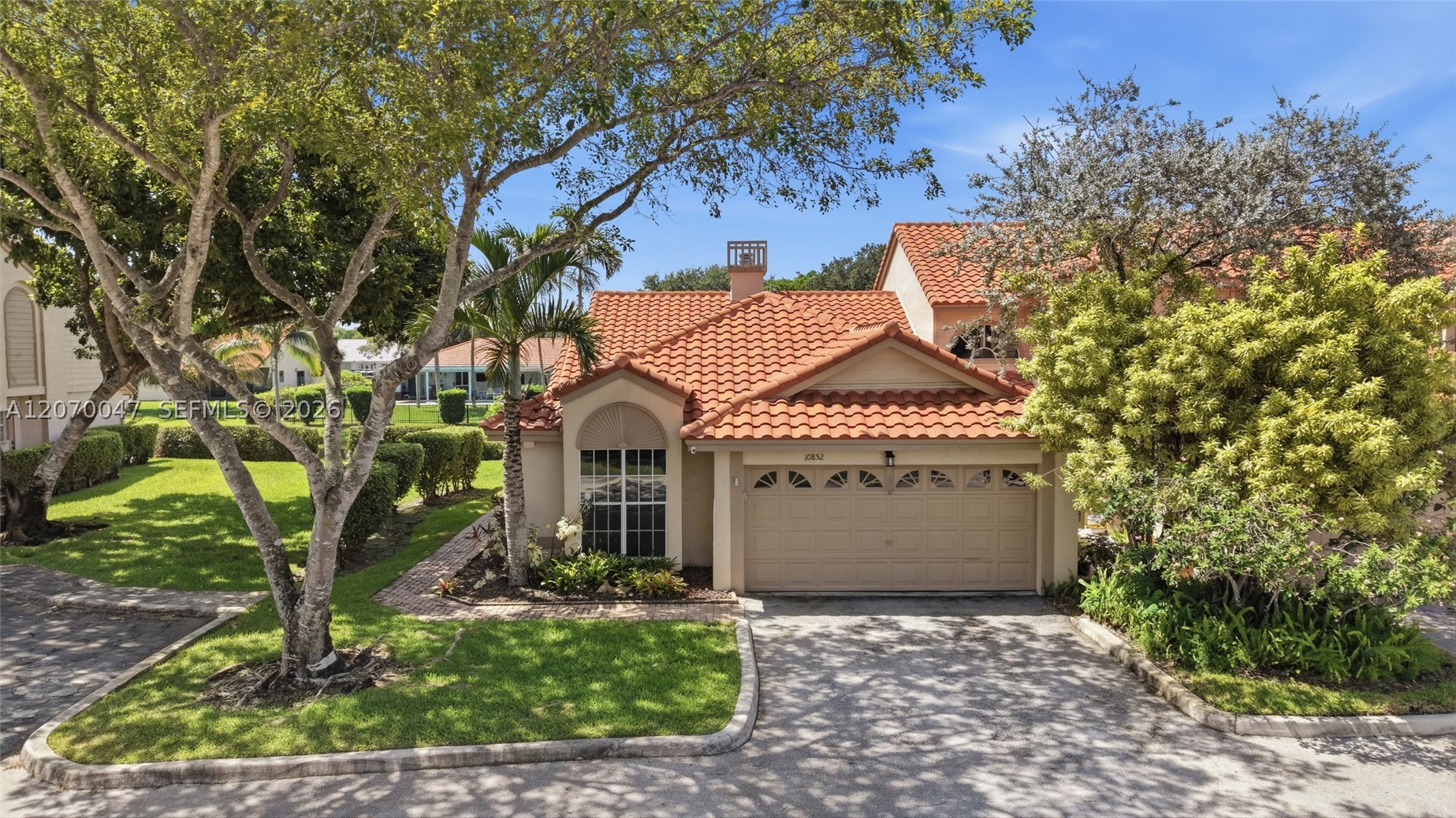 10852 Cypress Glen Dr — photo