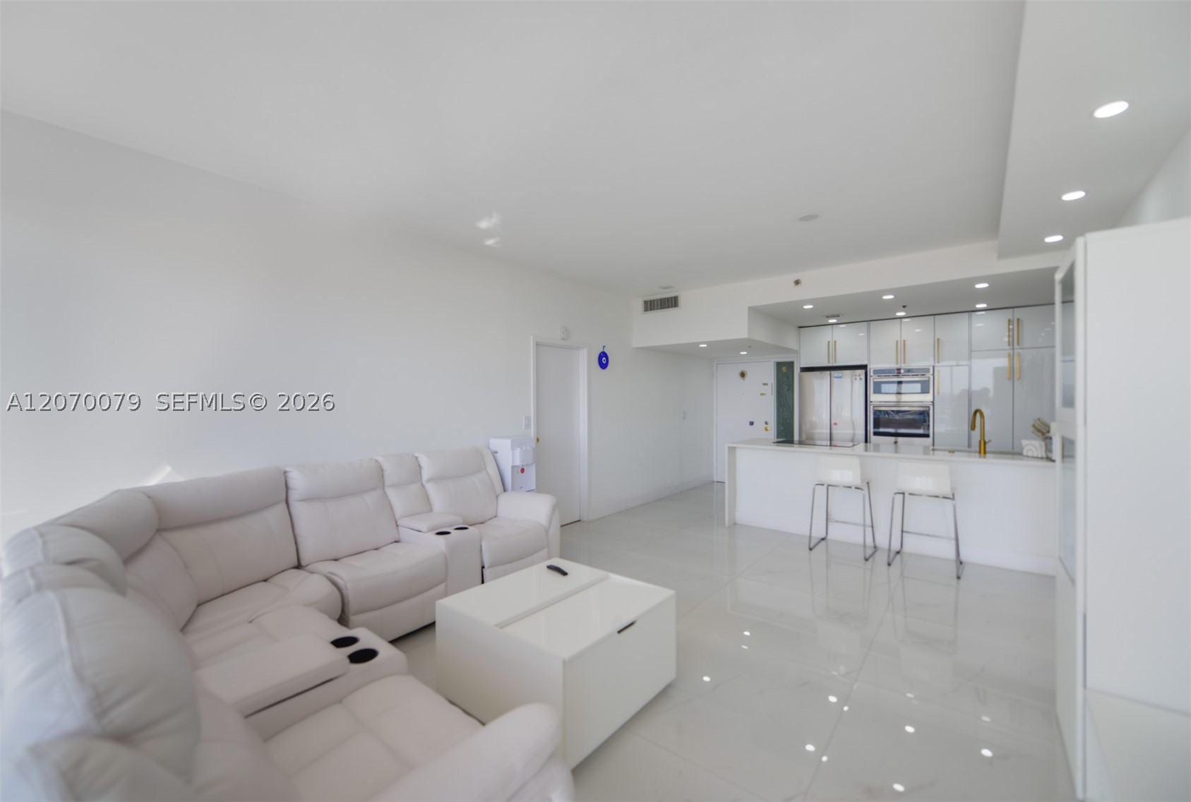 7601 E Treasure Dr Ph103 — photo