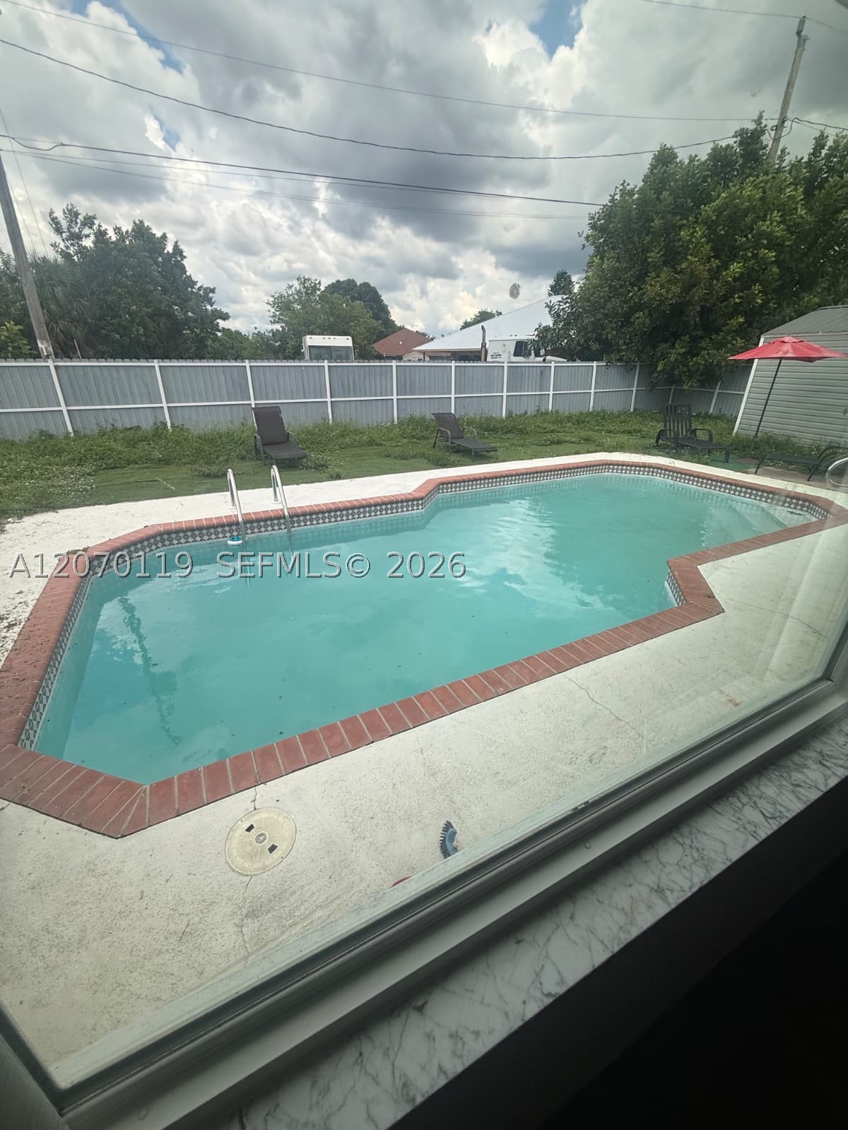 129 E Lake Dr — photo