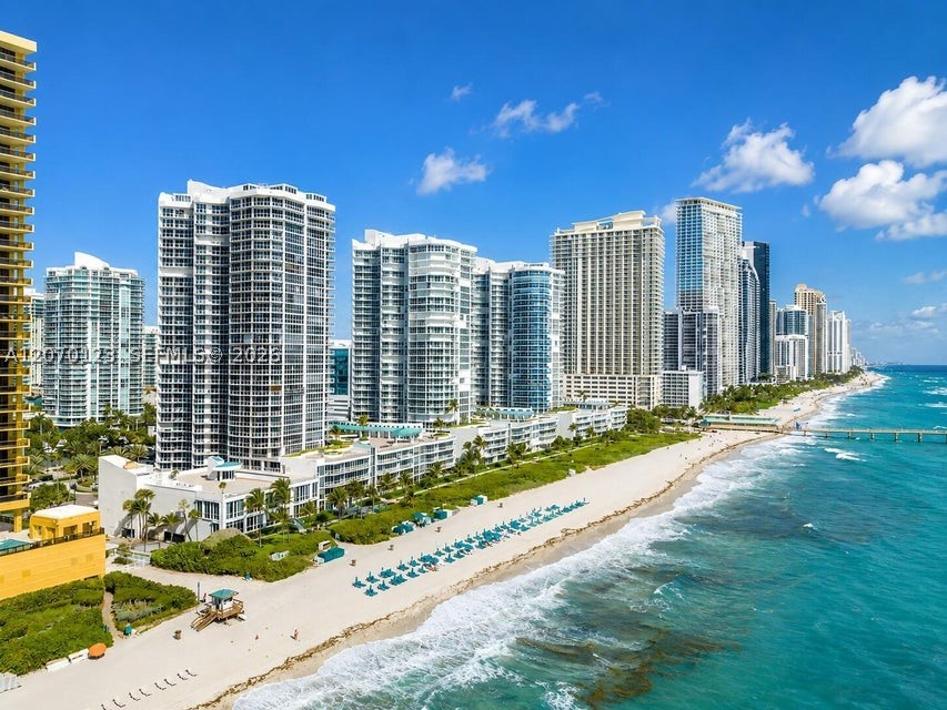 16500 Collins Ave 1751 — photo