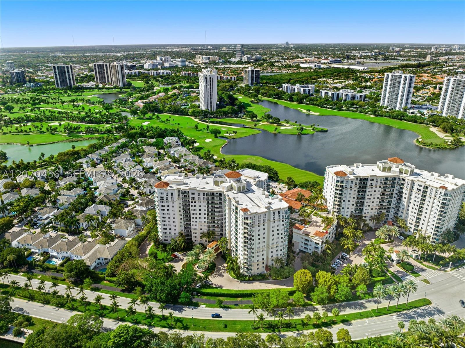 19900 E Country Club Dr 607 — photo