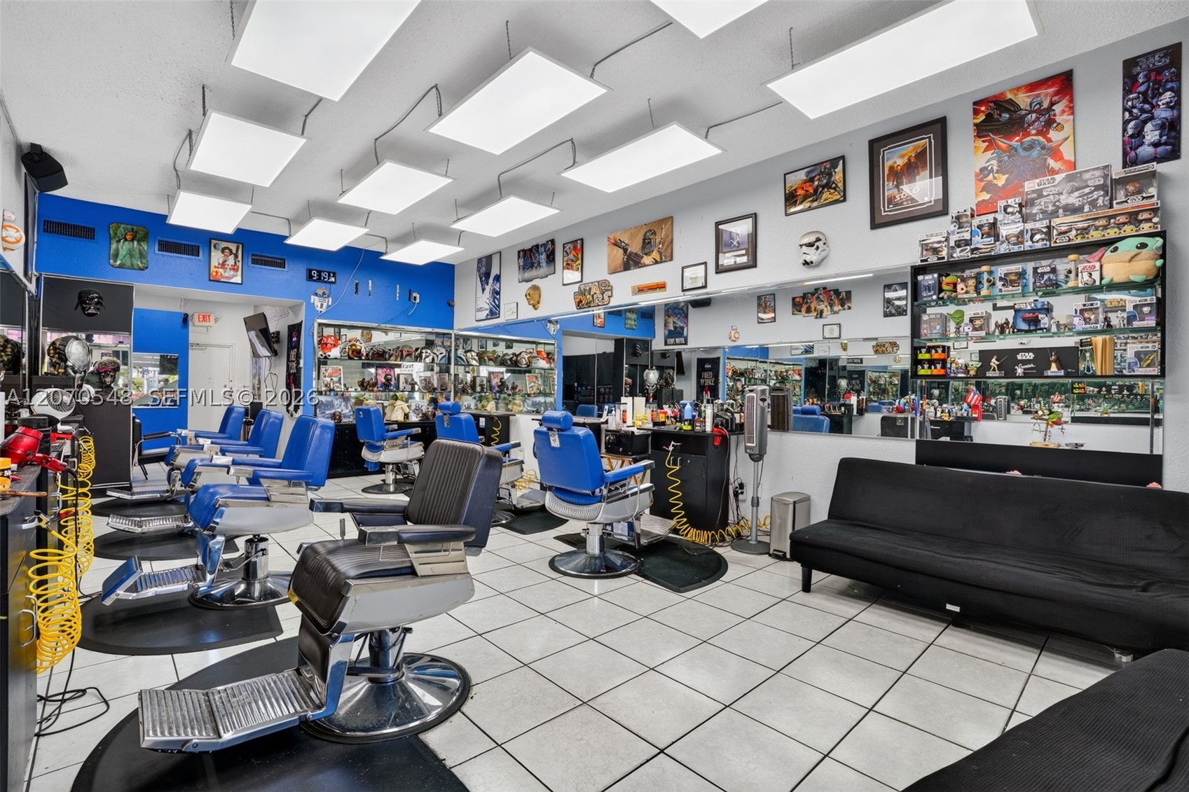 Excellent Opportunity Barbershop for Sale in the Heart of Hialeah — photo