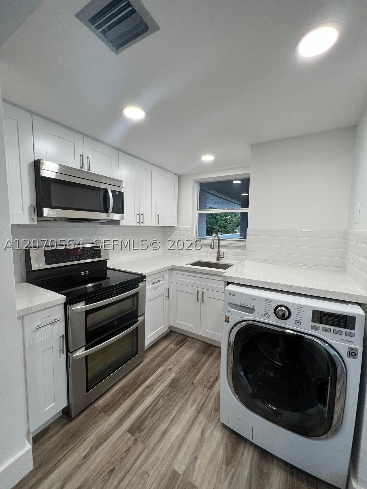 310 Fontainebleau Blvd 204 — photo