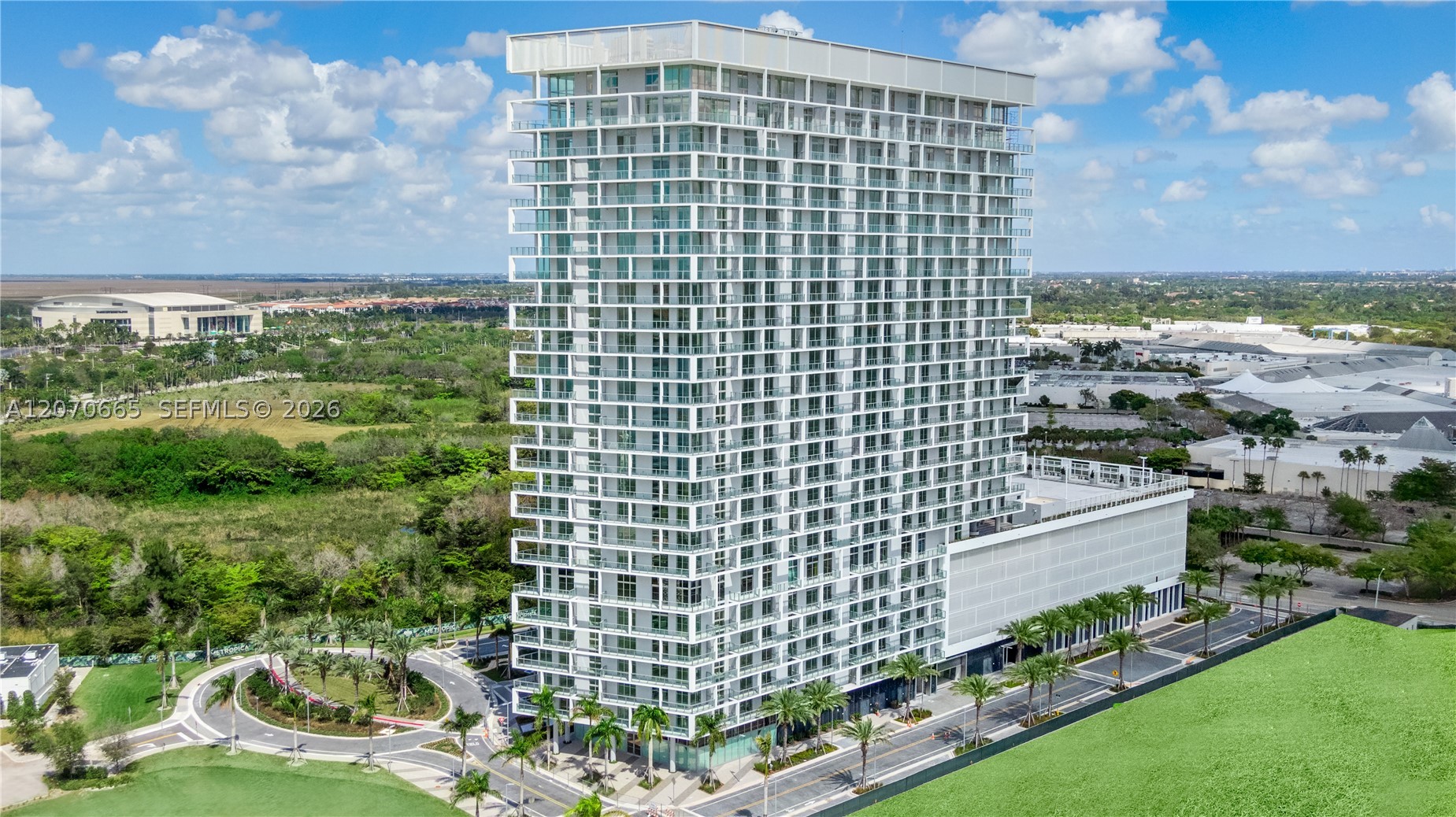 2000 Metropica Way 2111 — photo