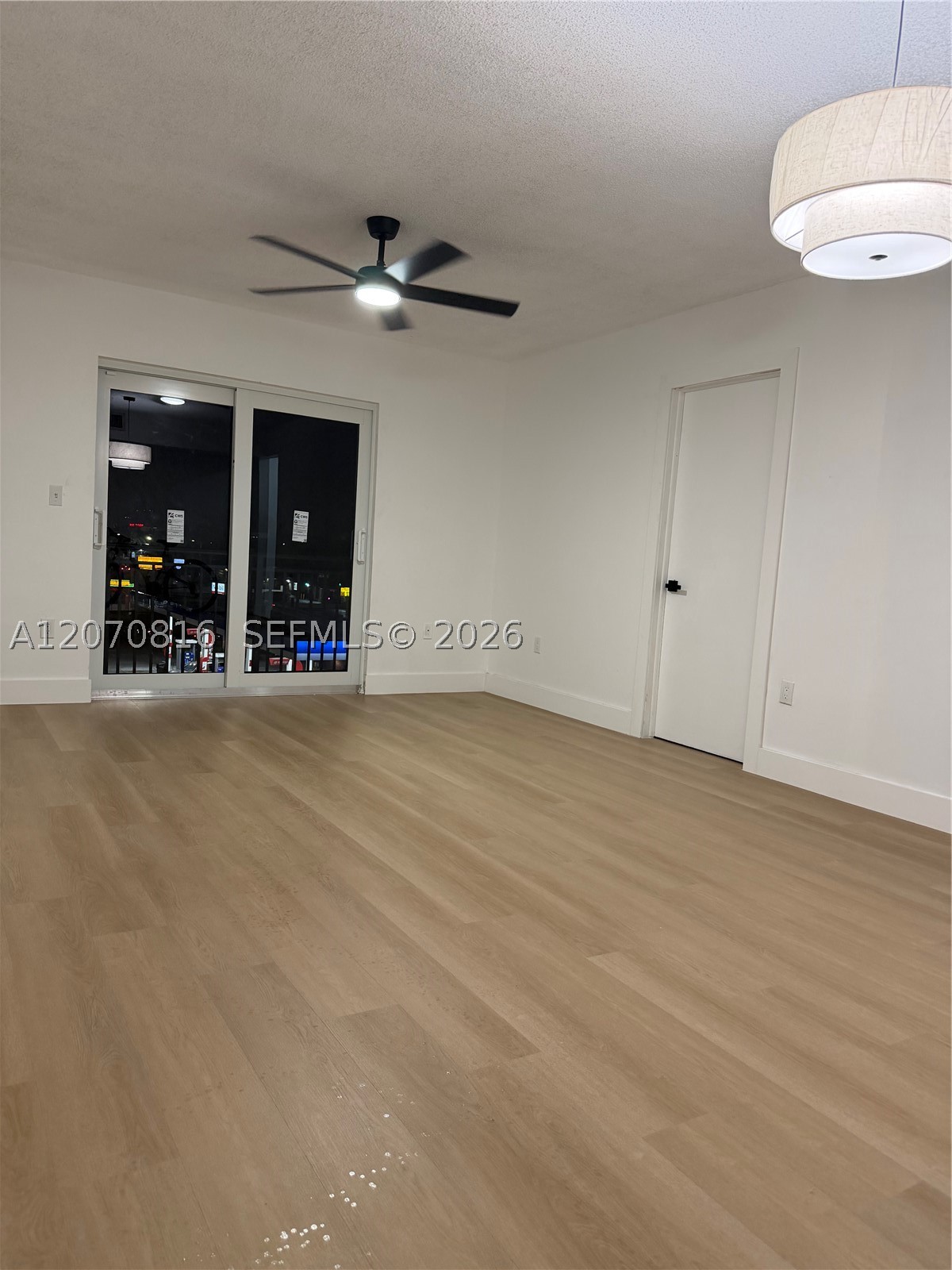 4713 NW 7th St 409-1 — photo
