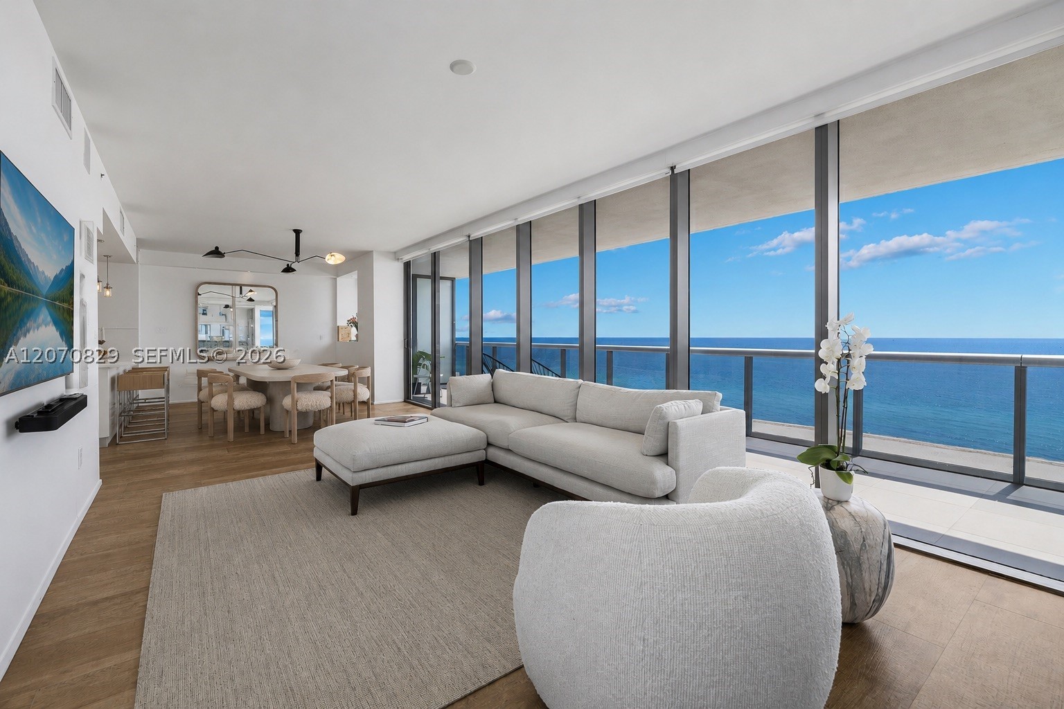 5875 Collins Ave 1102 — photo