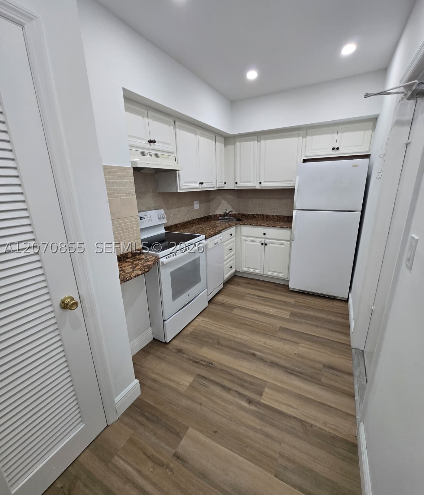 2424 SE 17th Cswy 110B — photo