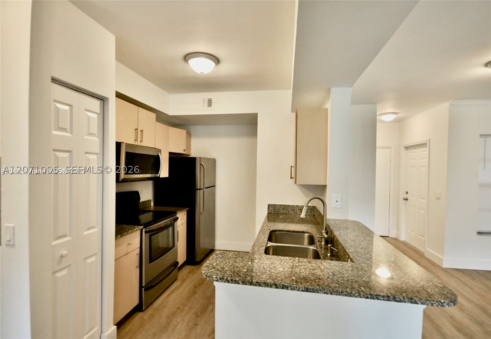 2474 Centergate Dr 103 — photo