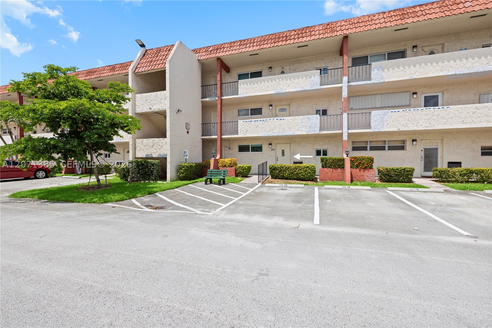 811 S Hollybrook Dr 105 — photo