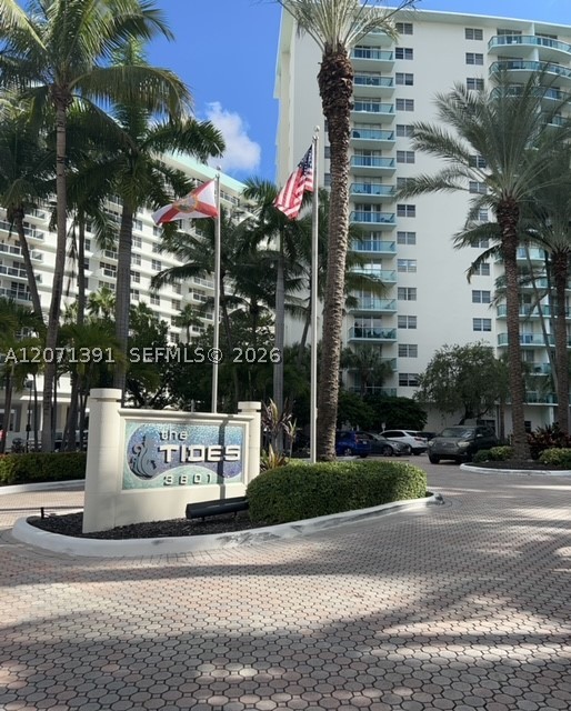 3801 S Ocean Dr 2D — photo
