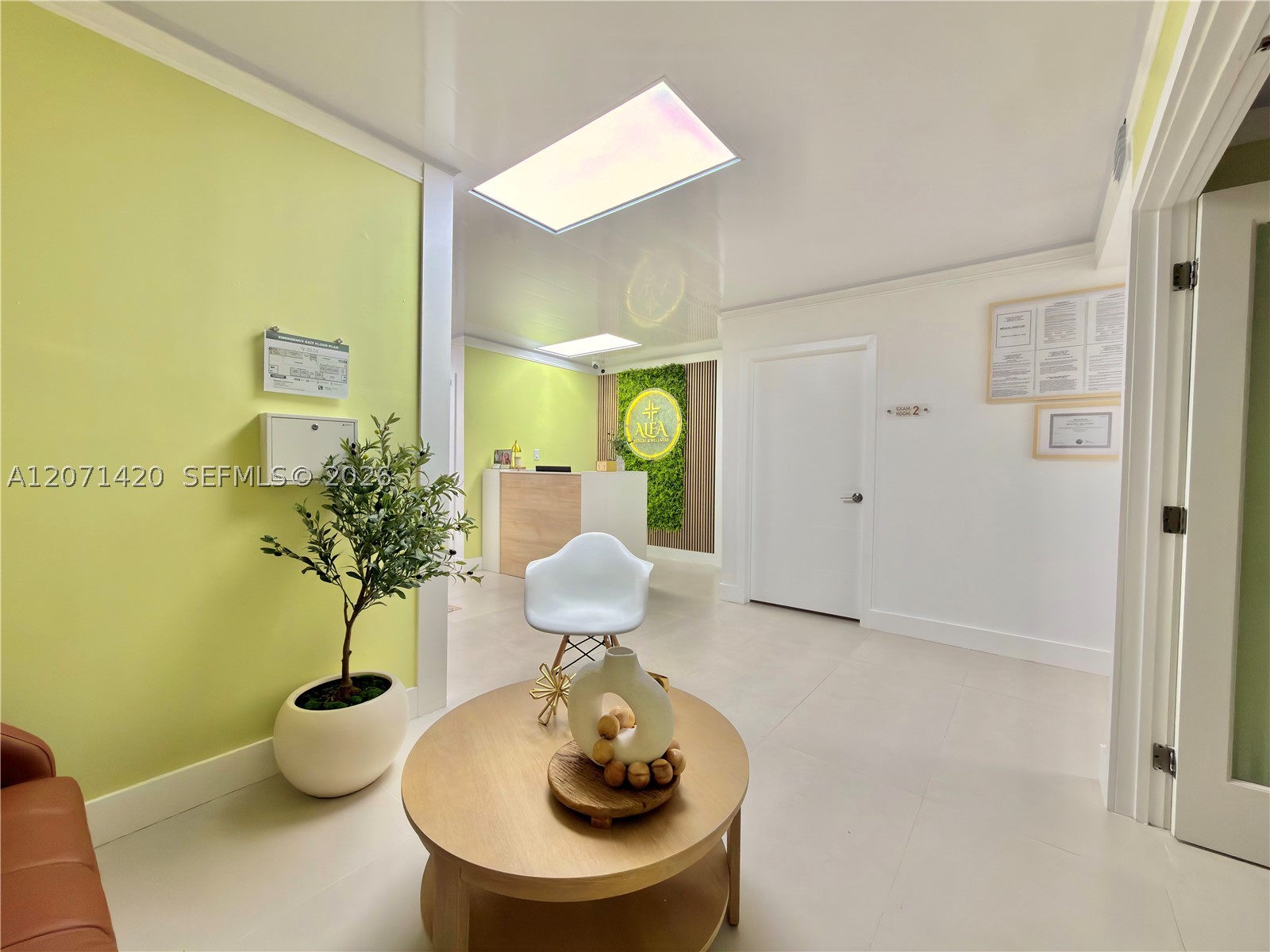 9245 SW 158 Ln 201 — photo